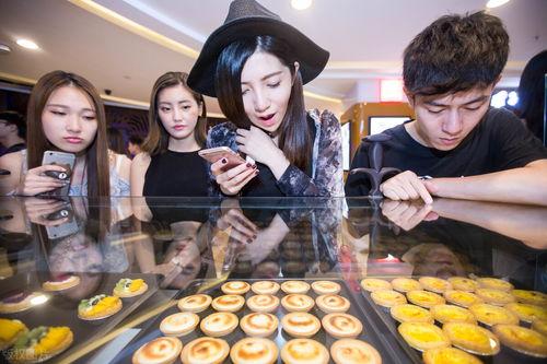 逛娱乐圈吃瓜,揭秘明星幕后故事