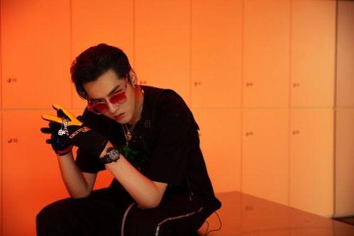 帅哥戴墨镜生活照,探寻帅哥的独特魅力