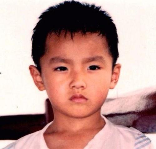 吴亦凡以前的照片,从青涩少年到时尚偶像的蜕变之路  第2张