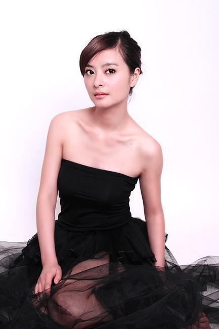 周岚演员,光影交织下的璀璨星途 第2张 周岚演员,光影交织下的璀璨星途 第2张